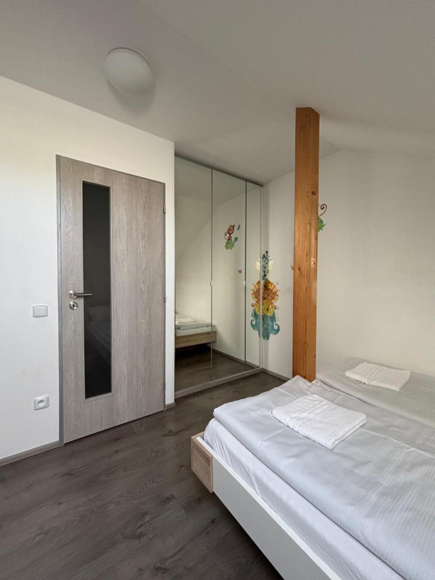 Apartmany Marco Polo Lednice Exterior foto